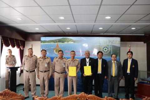 ศูนย์ความเป็นเลิศด้านพลังงานทดแทนและอนุรักษ์พลังงาน และคณะวิศวกรรมศาสตร์และเทคโนโลยี มหาวิทยาลัยเทคโนโลยีราชมงคลศรีวิชัย ลงนามความร่วมมือด้านวิชาการ ด้านพลังงานทดแทนและอนุรักษ์พลังงาน กับฐานทัพเรือพังงา ทัพเรือภาคที่ 3 กองทัพเรือ image 7