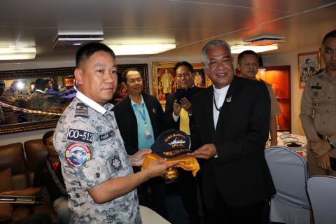 ศูนย์ความเป็นเลิศด้านพลังงานทดแทนและอนุรักษ์พลังงาน และคณะวิศวกรรมศาสตร์และเทคโนโลยี มหาวิทยาลัยเทคโนโลยีราชมงคลศรีวิชัย ลงนามความร่วมมือด้านวิชาการ ด้านพลังงานทดแทนและอนุรักษ์พลังงาน กับฐานทัพเรือพังงา ทัพเรือภาคที่ 3 กองทัพเรือ image 2